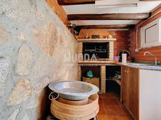 Moradia T5 para Venda em Santa Maria Maior Foto 38