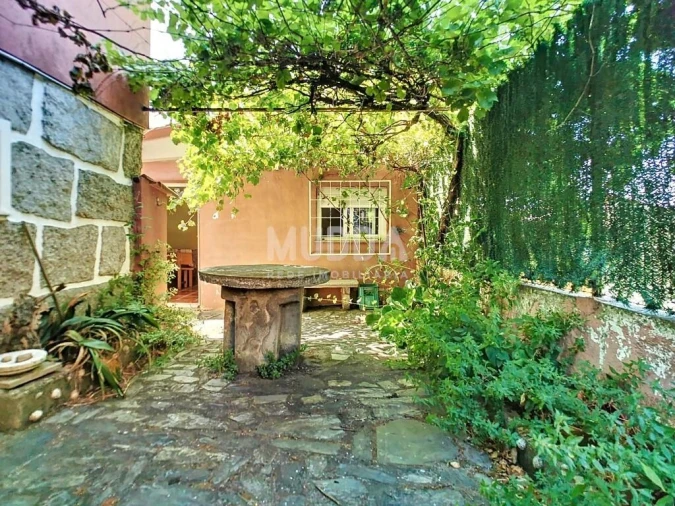 Moradia T5 para Venda em Santa Maria Maior Foto 27