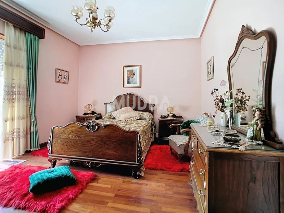 Moradia T5 para Venda em Santa Maria Maior Foto 12