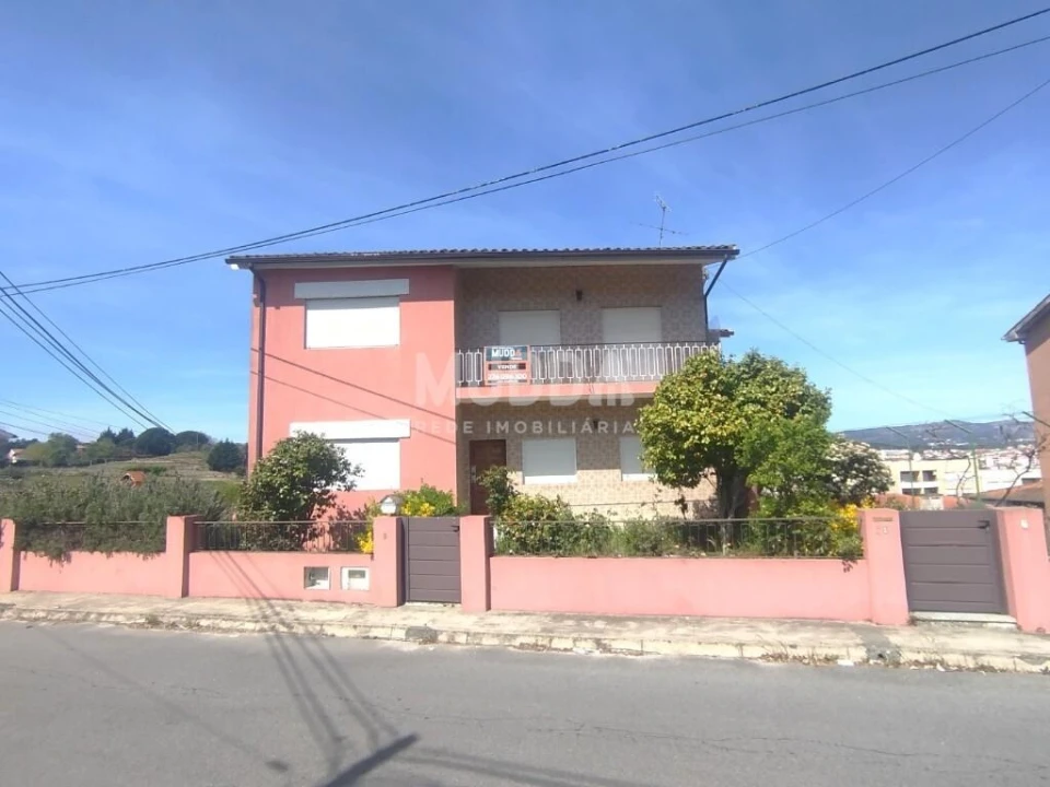 Moradia T5 para Venda em Santa Maria Maior Foto 1