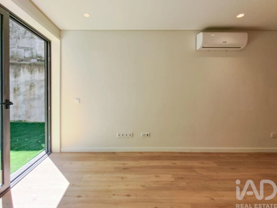 Apartamento T1 para Venda em Cedofeita, Santo Ildefonso, Sé, Miragaia, São Nicolau e Vitória Foto 16