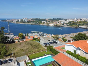 Moradia T6 para Venda em Santa Marinha e São Pedro da Afurada