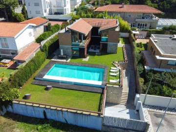 Moradia T6 para Venda em Santa Marinha e São Pedro da Afurada