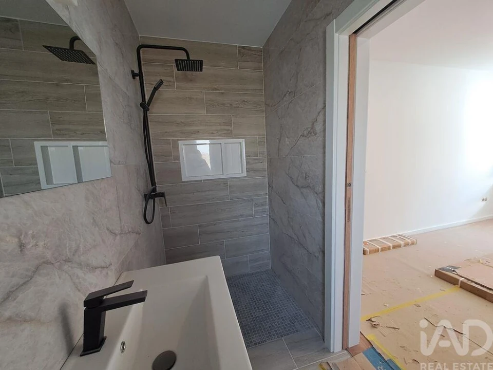 Moradia T3 para Venda em Louriçal Foto 23