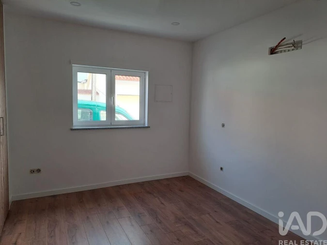 Moradia T3 para Venda em Louriçal Foto 11