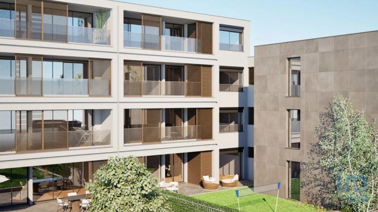 Apartamento T1 para Venda em Estreito de Camara de Lobos Foto 12