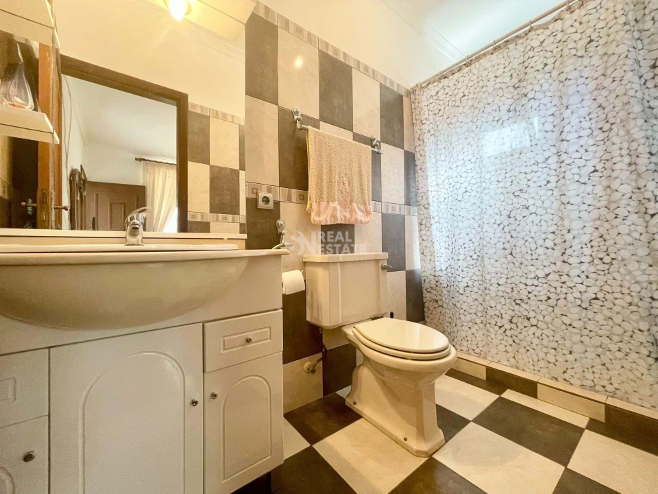 Moradia T3 para Venda em Ribeira Brava Foto 8