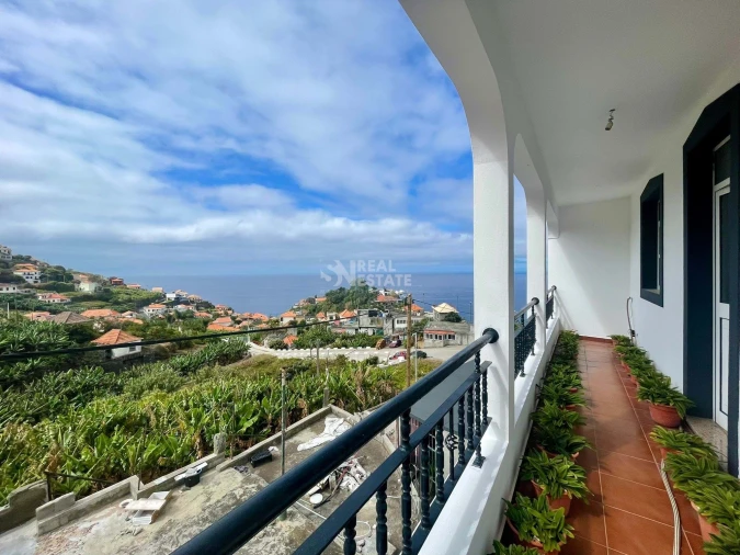 Moradia T3 para Venda em Ribeira Brava Foto 4