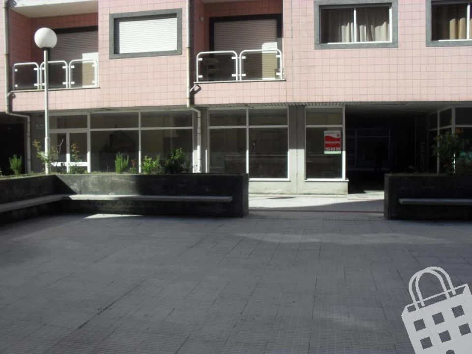 Negócio para Venda em Fermentões Foto 1