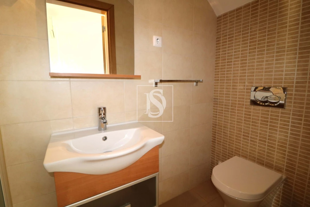 Moradia T2 para Venda em São Silvestre Foto 9