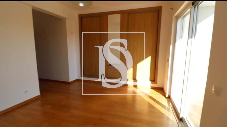 Moradia T2 para Venda em São Silvestre Foto 11