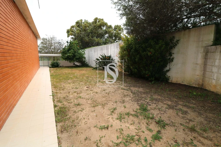 Moradia T2 para Venda em São Silvestre Foto 24