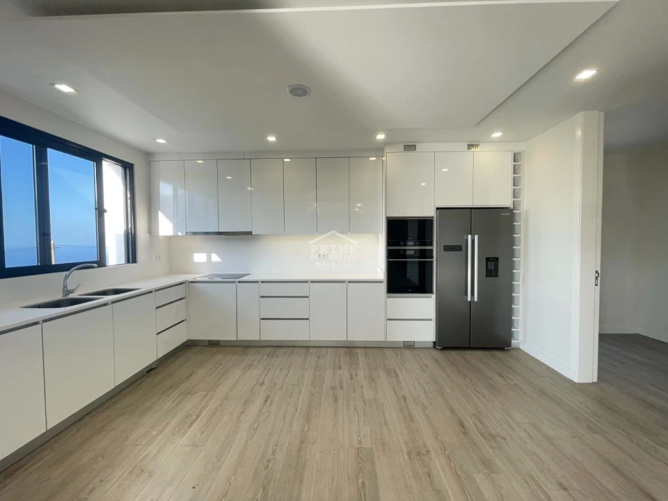 Moradia T3 para Venda em Ribeira Brava Foto 4