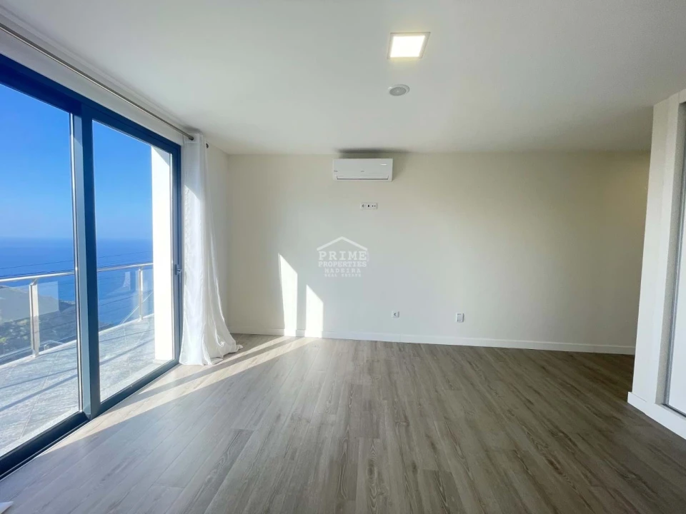 Moradia T3 para Venda em Ribeira Brava Foto 11