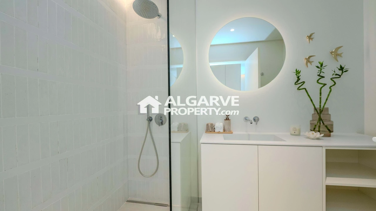 Apartamento T2 para Venda em Quarteira Foto 13