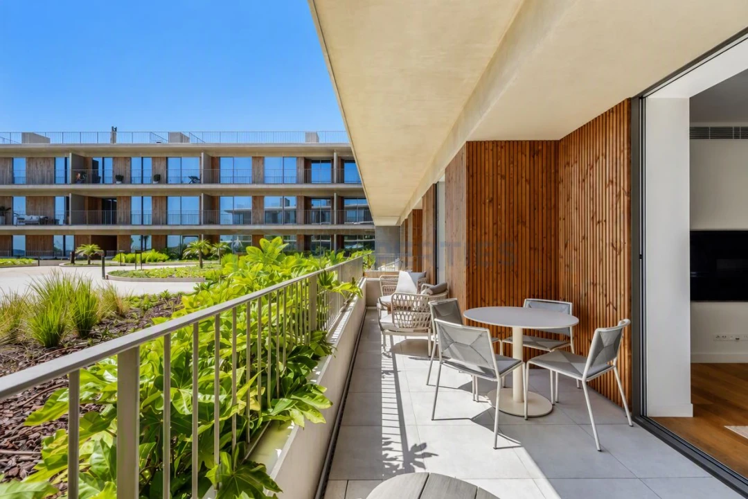 Apartamento T2 para Venda em Quarteira Foto 6