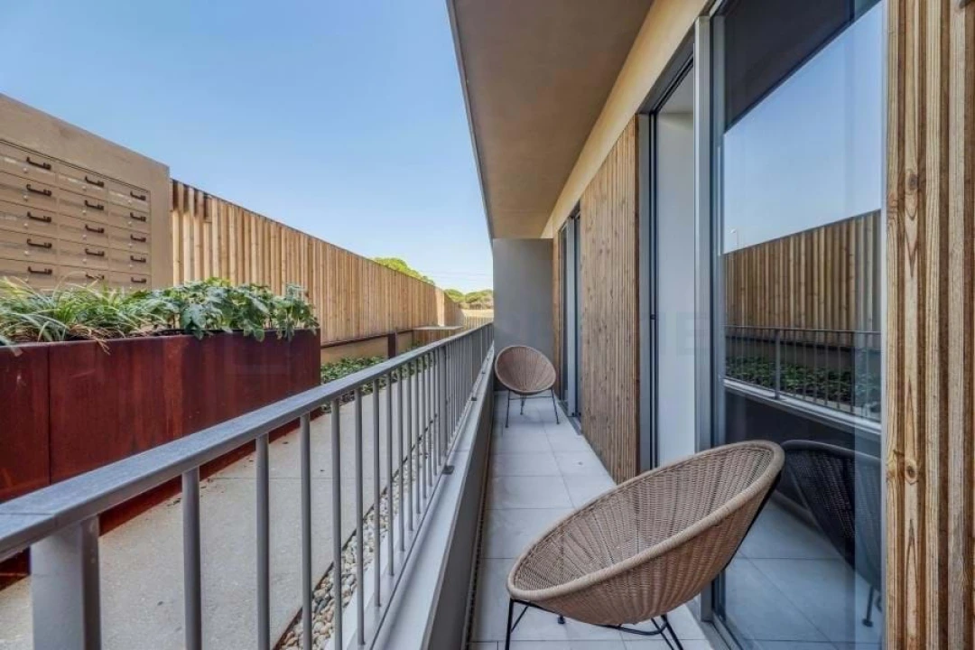 Apartamento T2 para Venda em Quarteira Foto 6