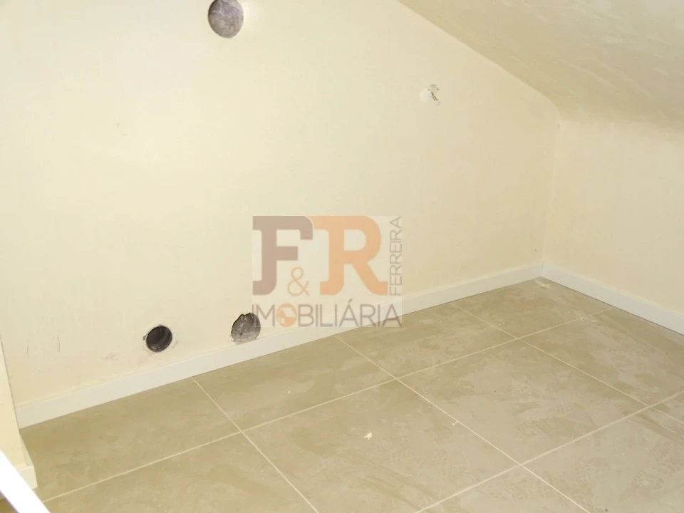 Moradia T3 para Venda em Quinta do Conde Foto 24