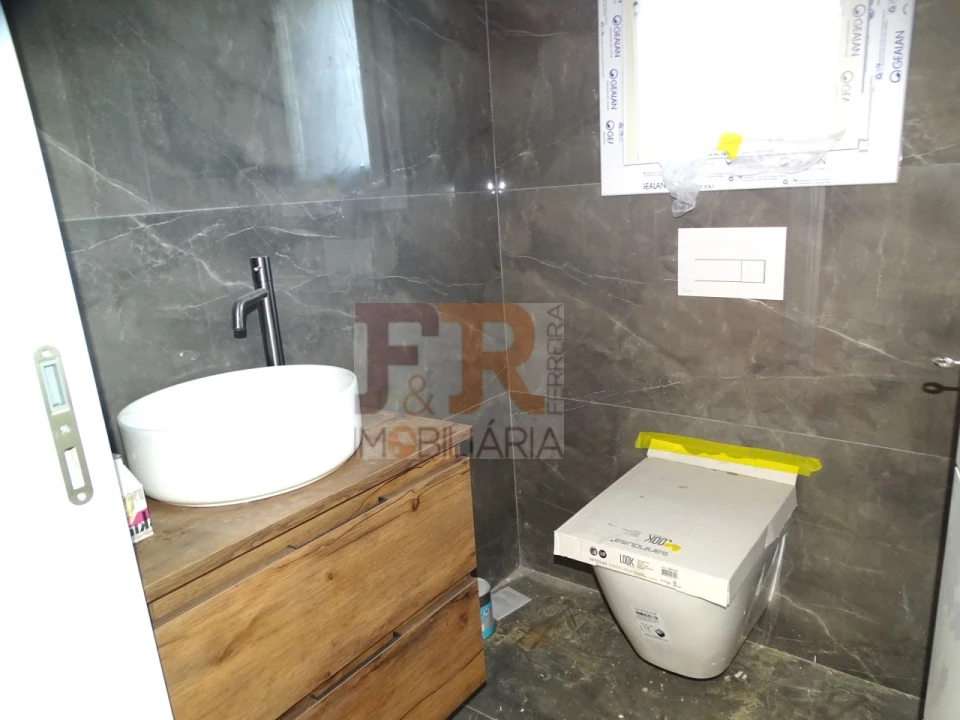 Moradia T3 para Venda em Quinta do Conde Foto 33