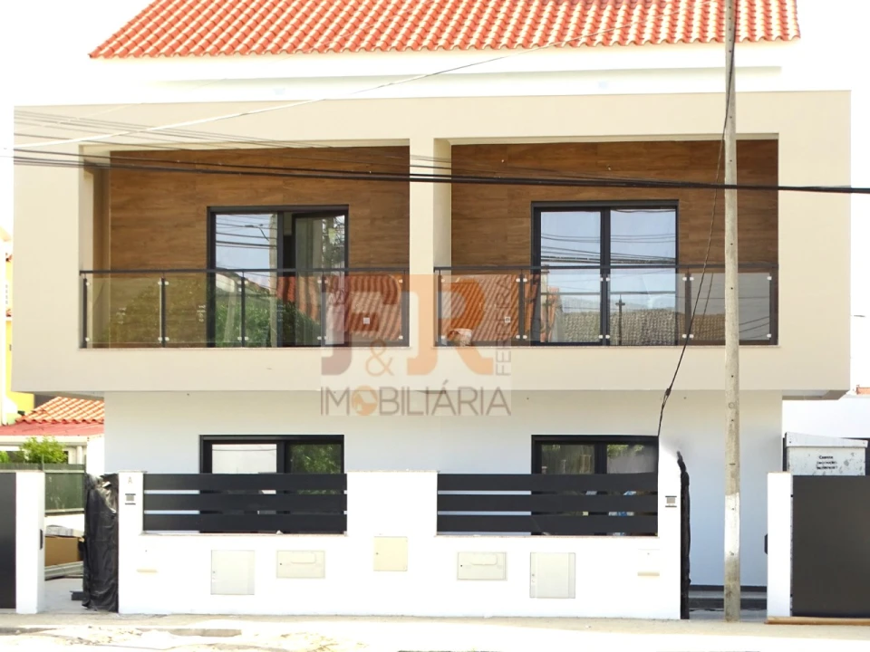 Moradia T3 para Venda em Quinta do Conde Foto 60