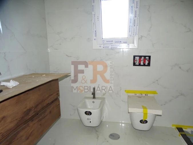 Moradia T3 para Venda em Quinta do Conde Foto 32