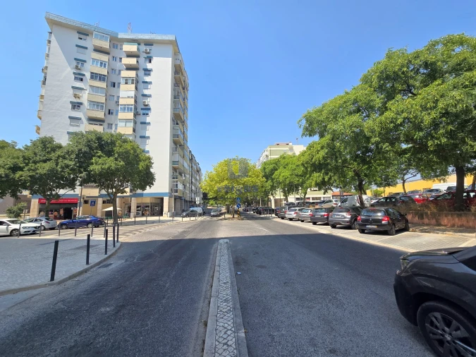 Apartamento T3 para Venda em Benfica Foto 2