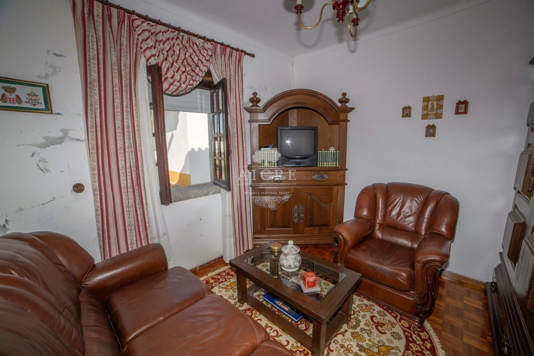 Moradia T3 para Venda em Nossa Senhora da Tourega e Nossa Senhora de Guadalupe Foto 7