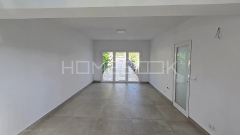 Moradia T5 para Venda em Agualva e Mira-Sintra