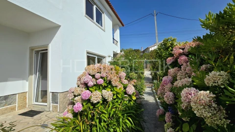 Moradia T5 para Venda em Agualva e Mira-Sintra