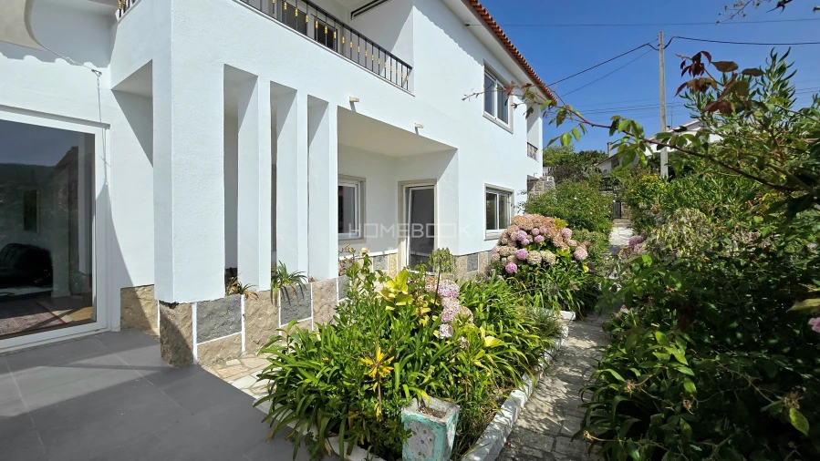 Moradia T5 para Venda em Agualva e Mira-Sintra Foto 1