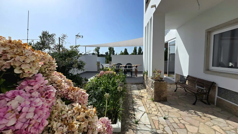 Moradia T5 para Venda em Agualva e Mira-Sintra Foto 2