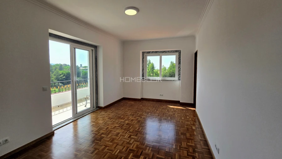 Moradia T5 para Venda em Agualva e Mira-Sintra Foto 46