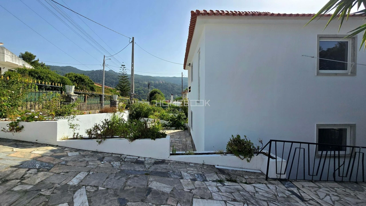 Moradia T5 para Venda em Agualva e Mira-Sintra Foto 21