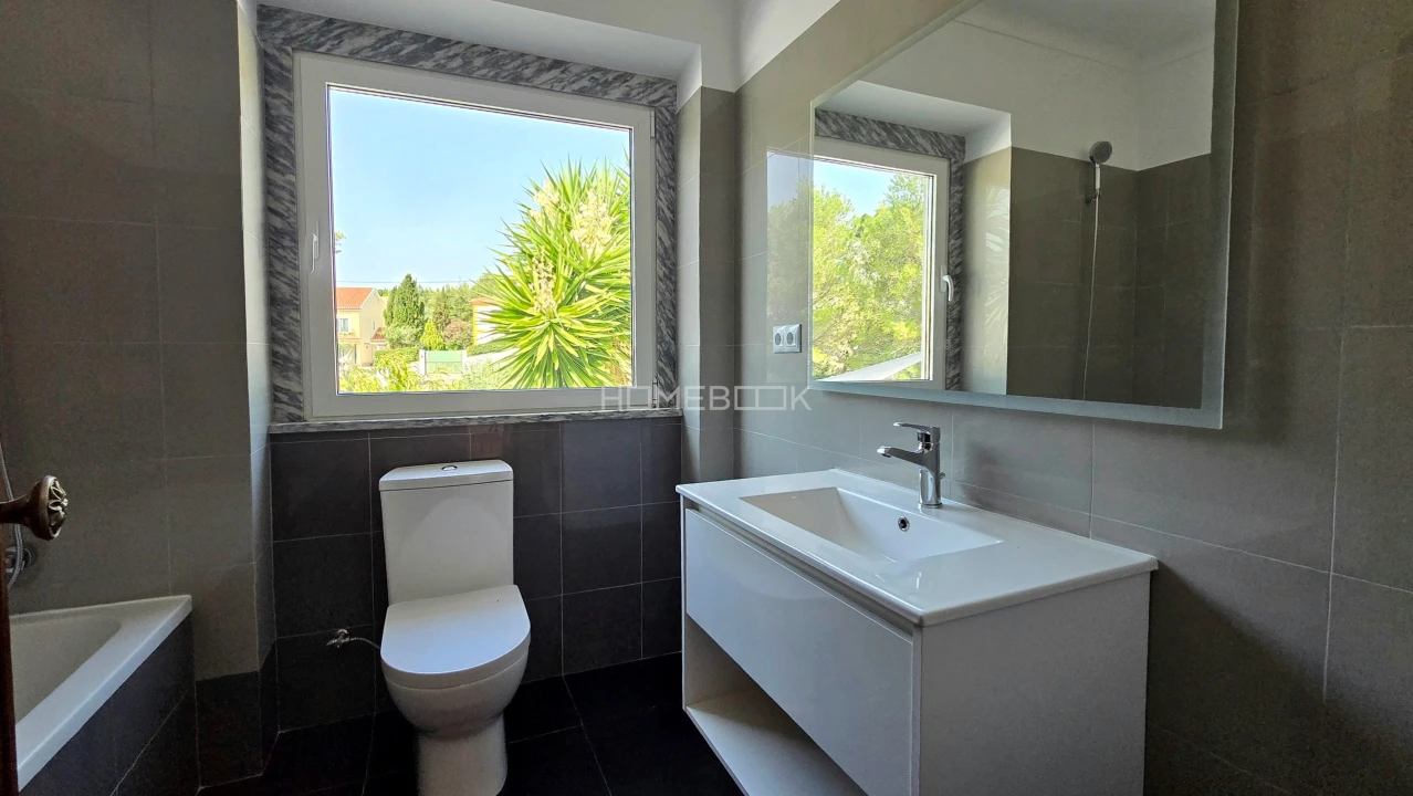 Moradia T5 para Venda em Agualva e Mira-Sintra Foto 29