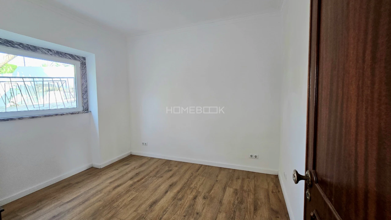 Moradia T5 para Venda em Agualva e Mira-Sintra Foto 49