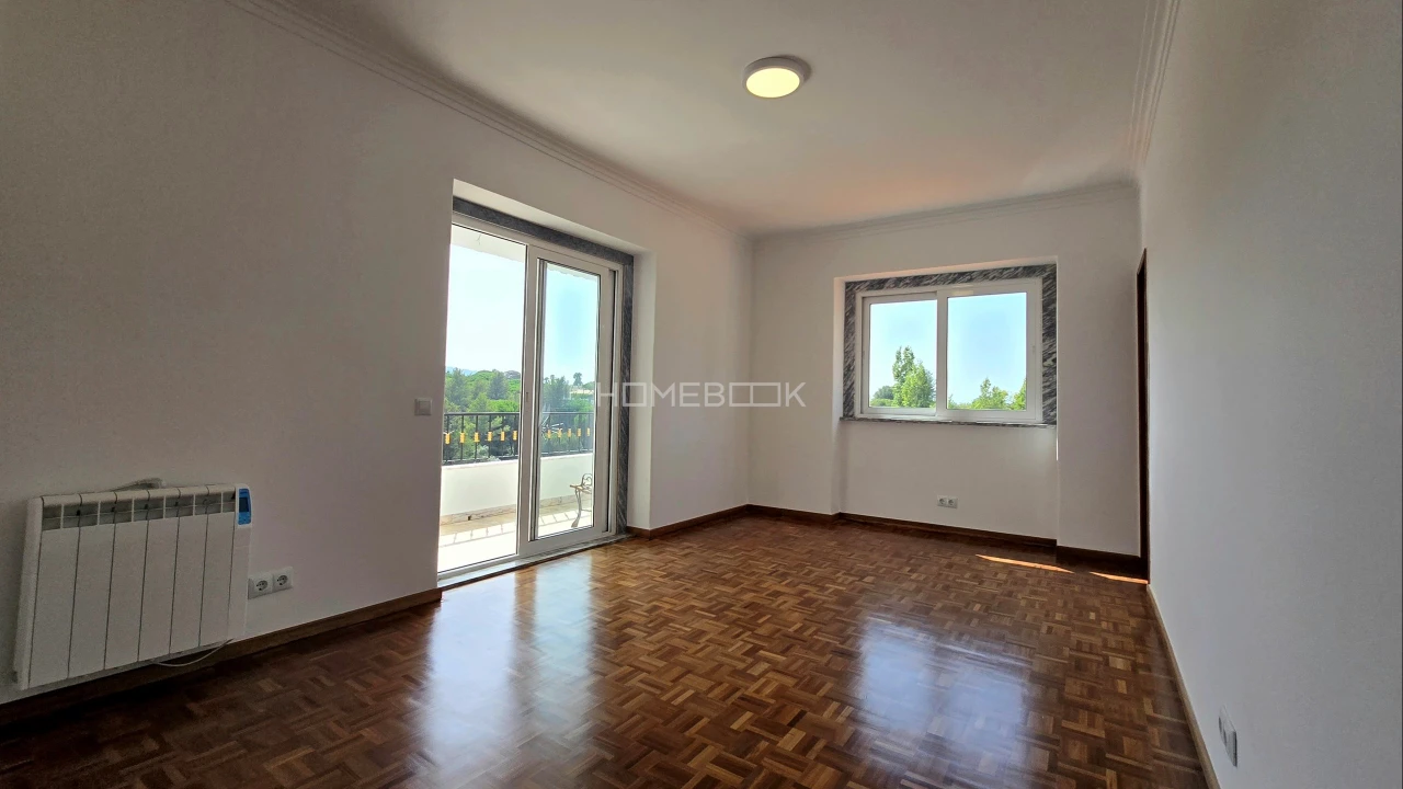 Moradia T5 para Venda em Agualva e Mira-Sintra Foto 40