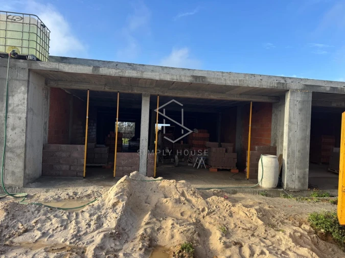 Moradia T3 para Venda em Cela Foto 19