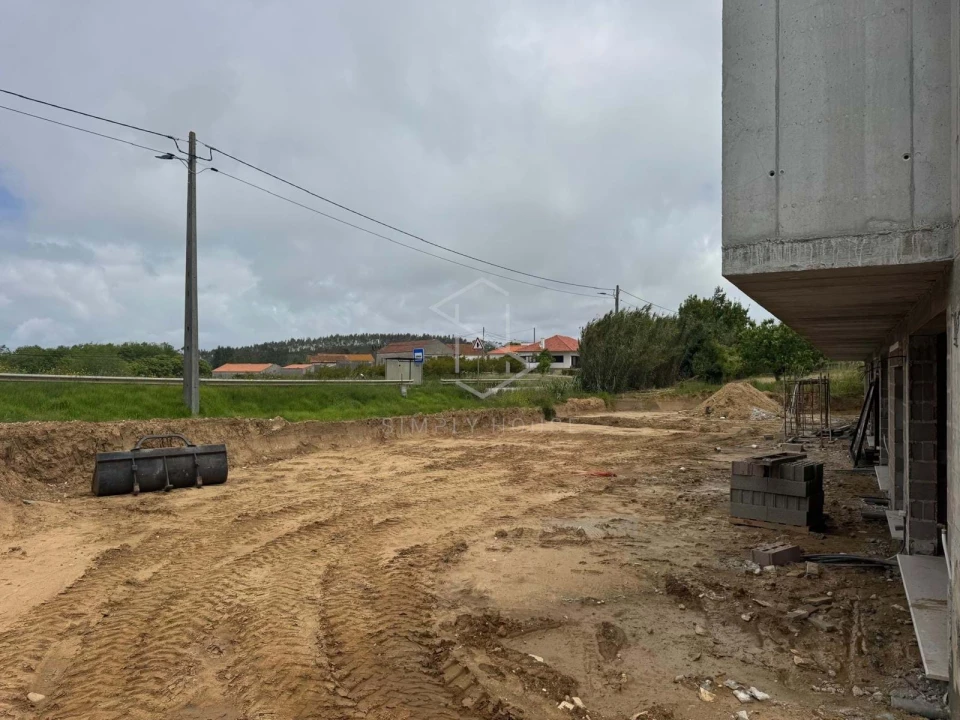 Moradia T3 para Venda em Cela Foto 33
