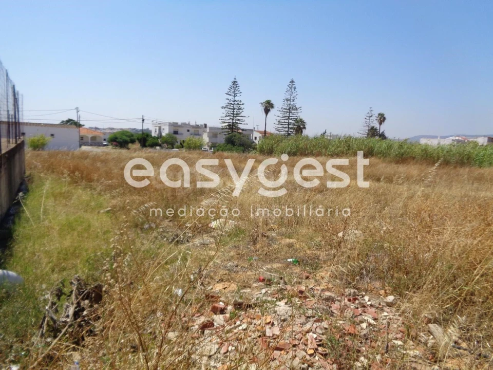 Terreno para Venda em Faro (Sé e São Pedro) Foto 1