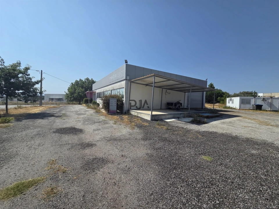 Armazém para Venda em Vilar Seco Foto 7