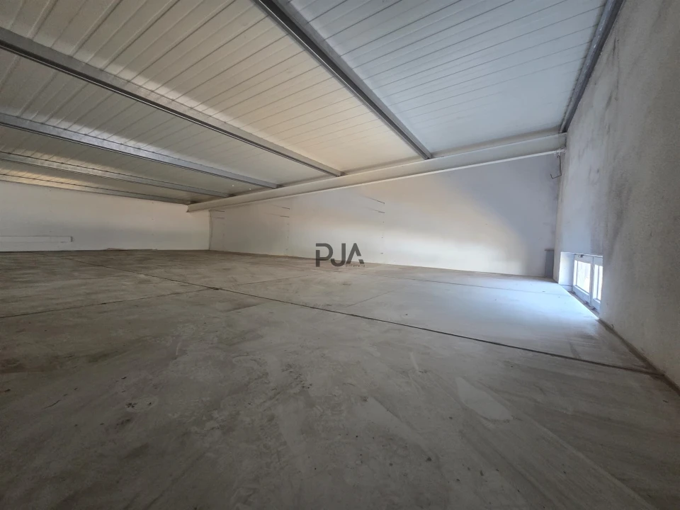 Armazém para Venda em Vilar Seco Foto 12