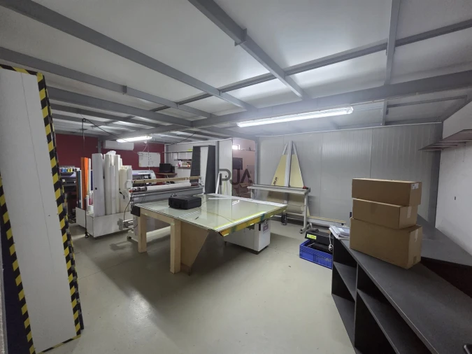 Armazém para Venda em Vilar Seco Foto 2