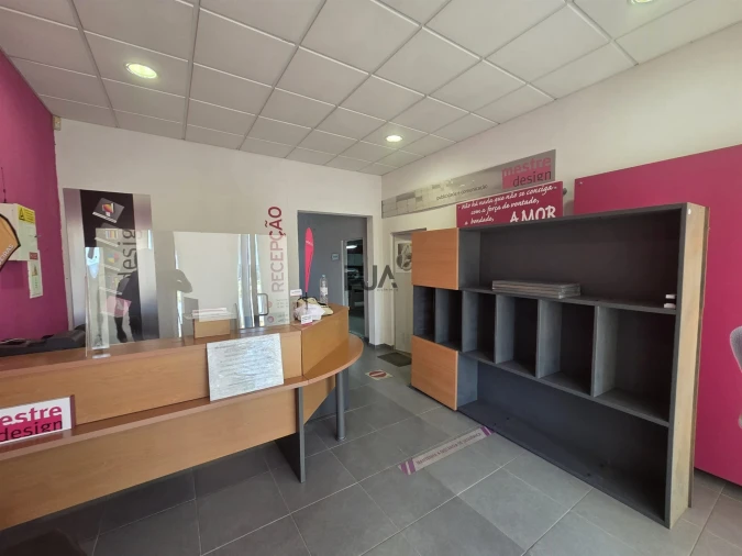 Armazém para Venda em Vilar Seco Foto 11