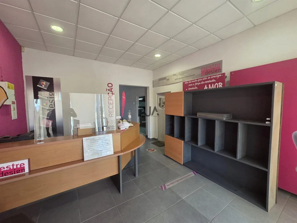 Armazém para Venda em Vilar Seco Foto 11