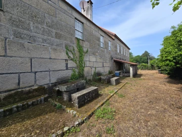 Moradia T4 para Venda em Insua