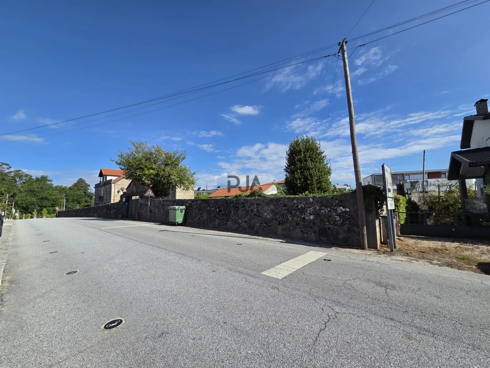 Moradia T4 para Venda em Insua Foto 17