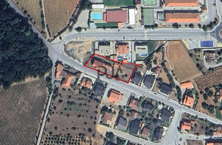 Moradia T4 para Venda em Insua Foto 7