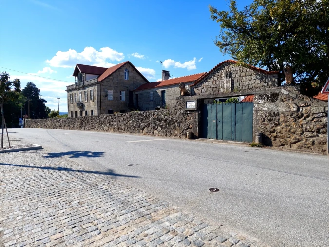 Moradia T4 para Venda em Insua Foto 4