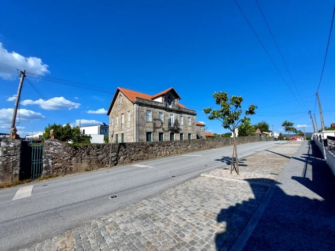 Moradia T4 para Venda em Insua Foto 9