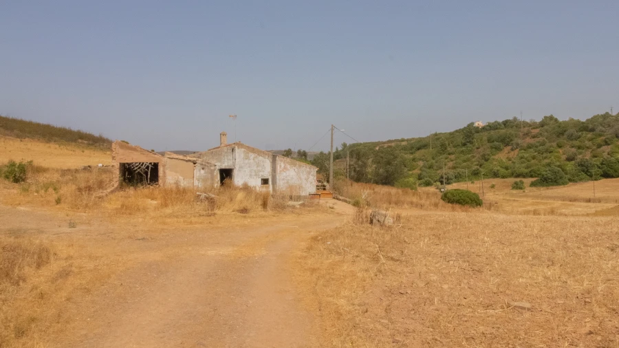 Terreno para Venda em Bensafrim e Barão de São João Foto 1